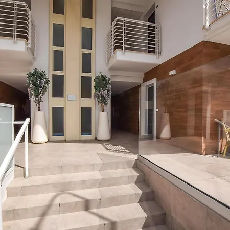 Stunning Apartment In Martinsicuro * Martinsicuro