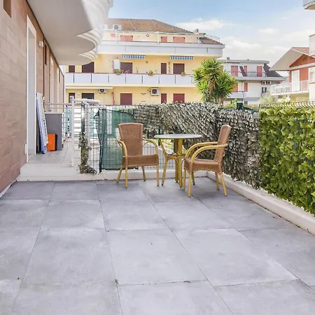 Stunning Apartment In Martinsicuro * Martinsicuro