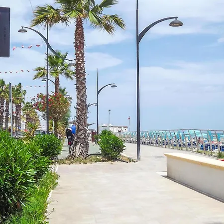Stunning Apartment In Martinsicuro *