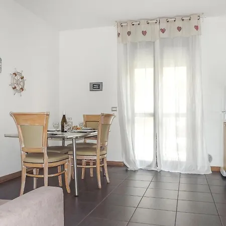 Stunning Apartment In Martinsicuro Apartmán *